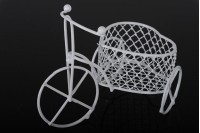 Dekorativni minijaturni metalni bicikl, 100x50mm sa korpom u obliku srca
